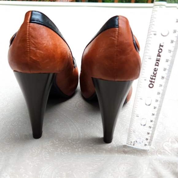 Qupid enclosed platform heels, brown and black business office size 8 NWOT - Picture 2 of 5